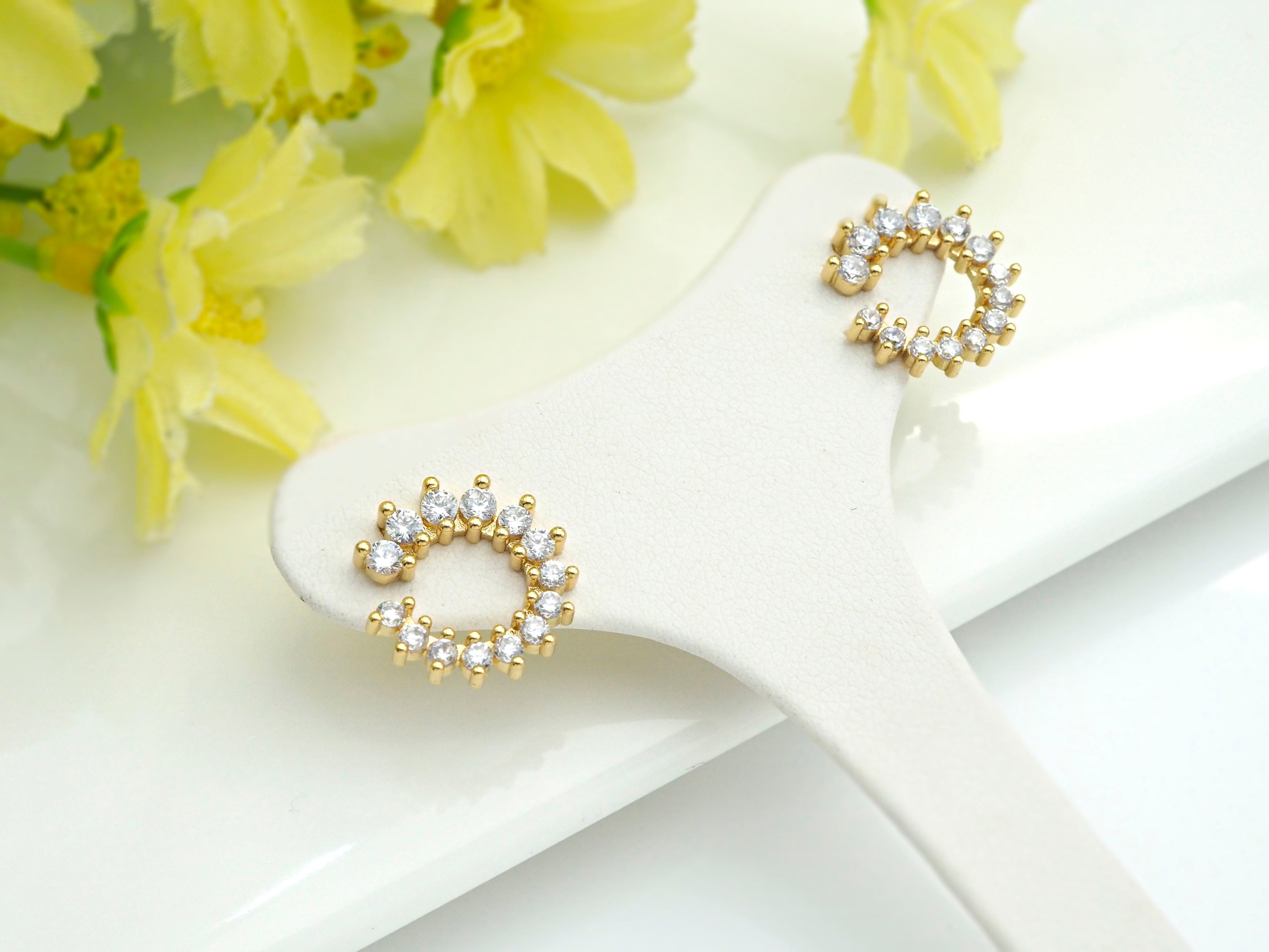 CZ C Shape Stud Earring, Sku#J222