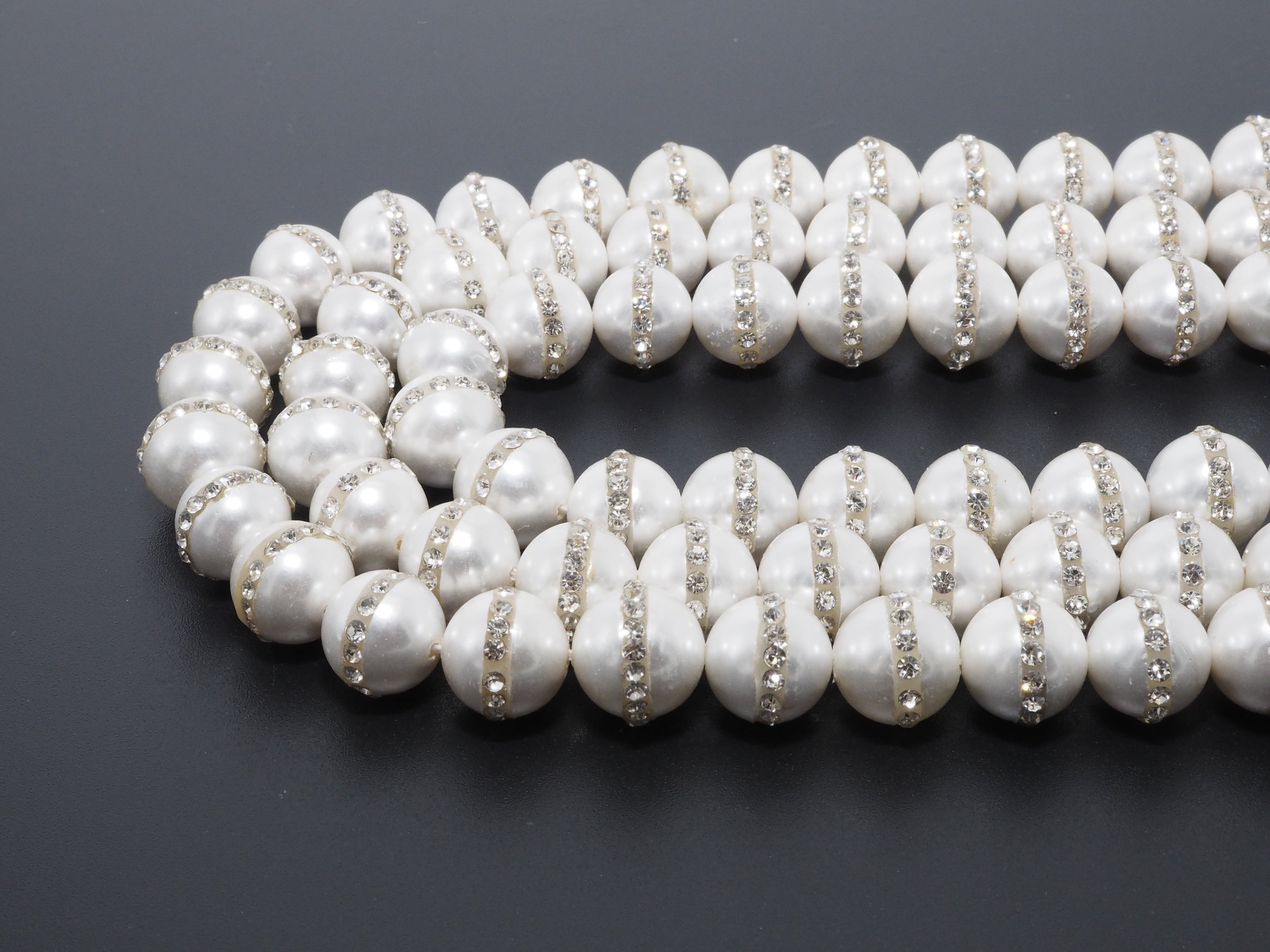 6mm/8mm/10mm/12mm Round Pearl with rhinestone inlaid, White