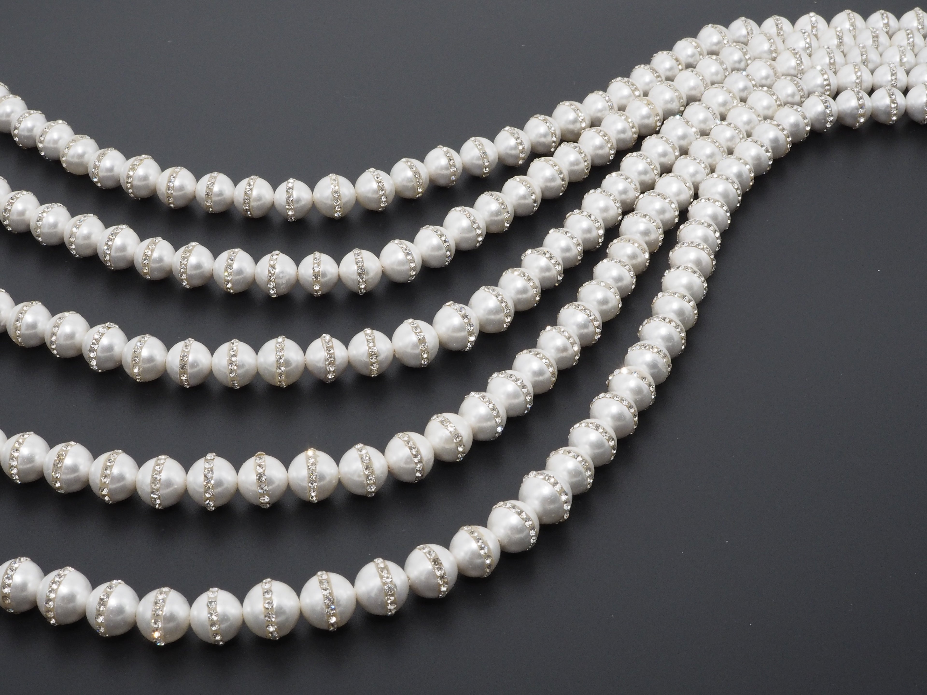 6mm/8mm/10mm/12mm Round Pearl with rhinestone inlaid, White