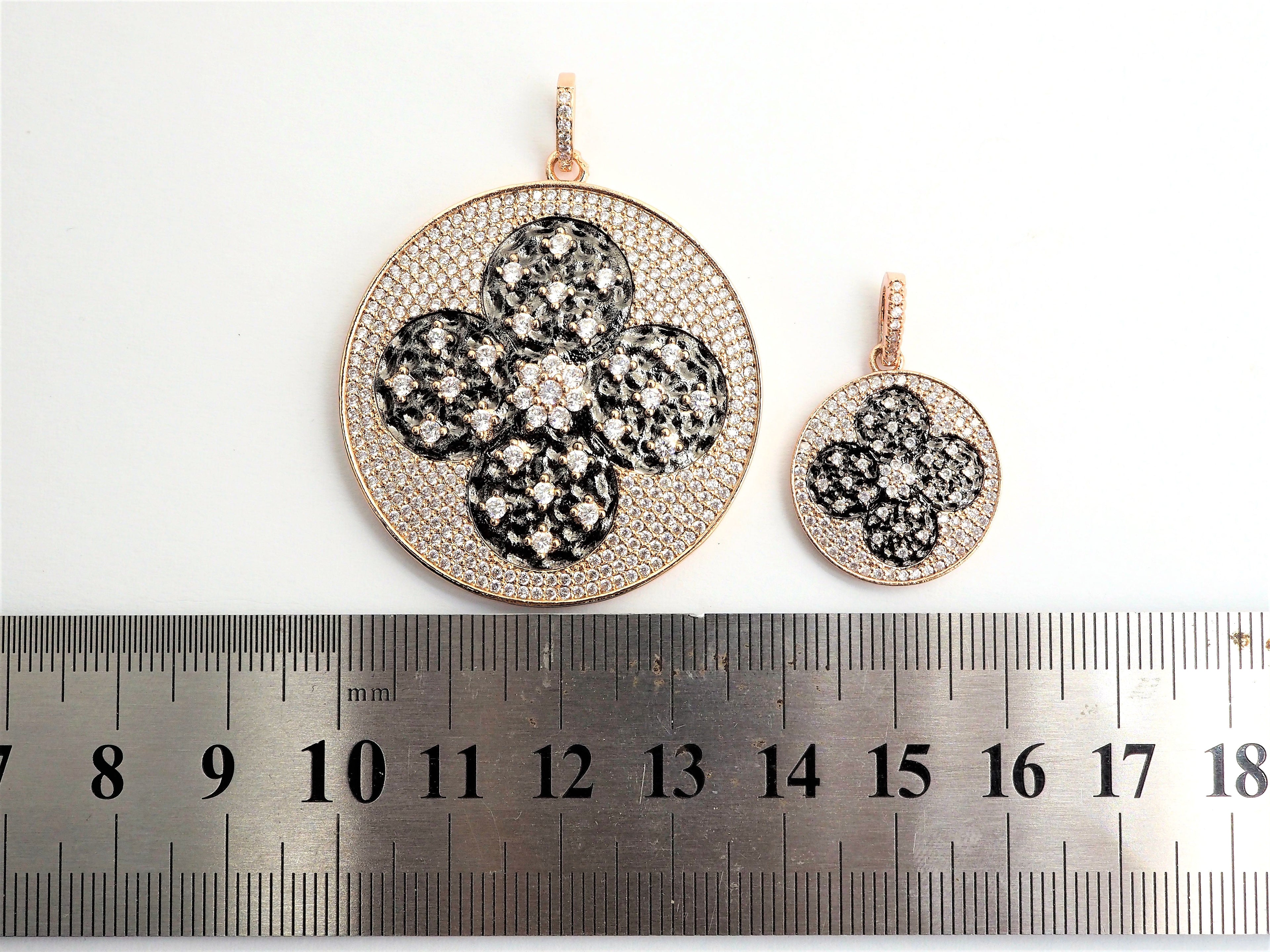 19mm/38mm CZ Dual Color Clover Flower Round Charm, Sku#F549c