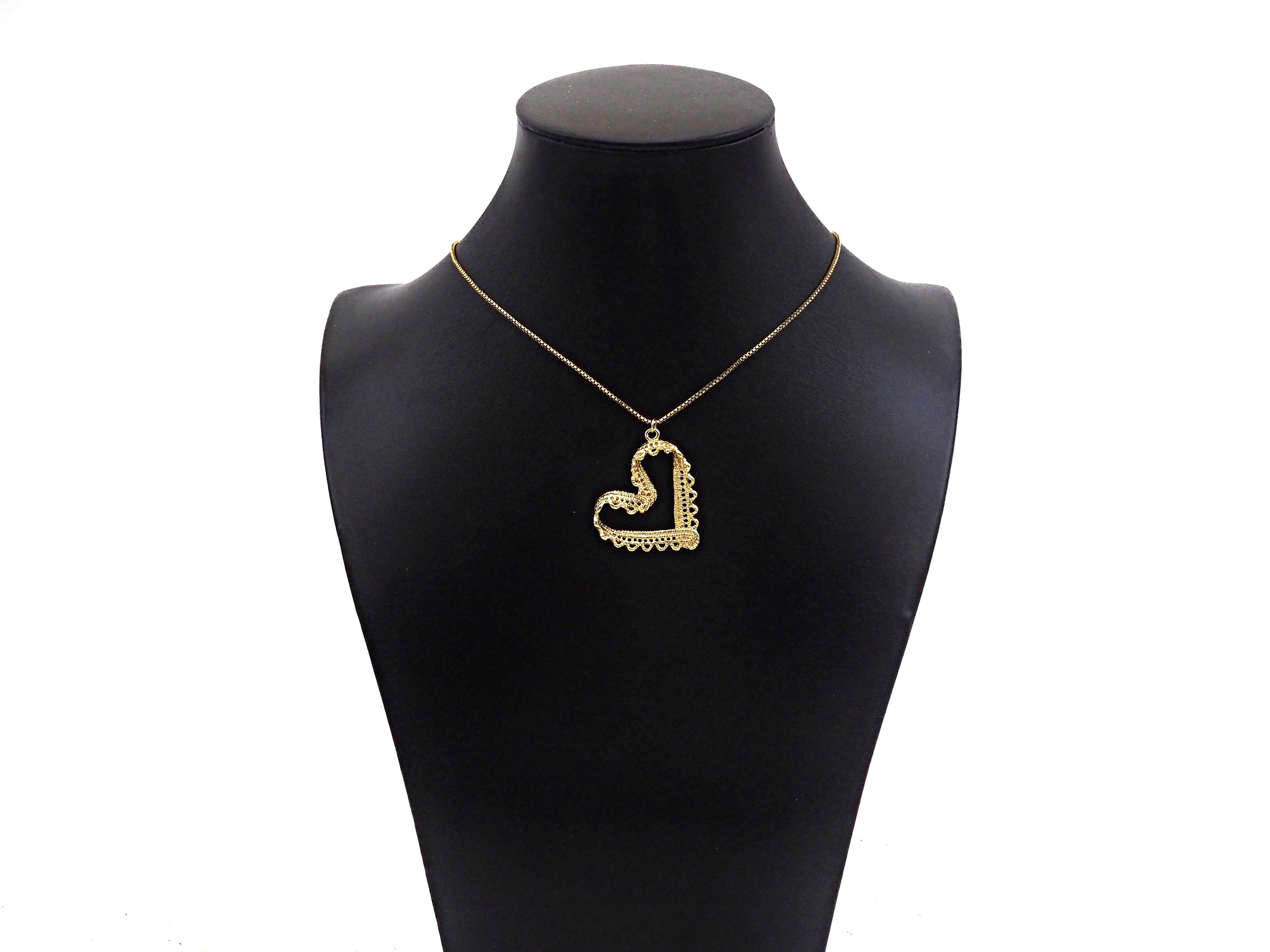 Gold Filled Lace Heart Shape Pendant, 14K Gold Filled Heart Charm, Necklace Bracelet Charm Pendant, 29x33mm, Sku#ZX20