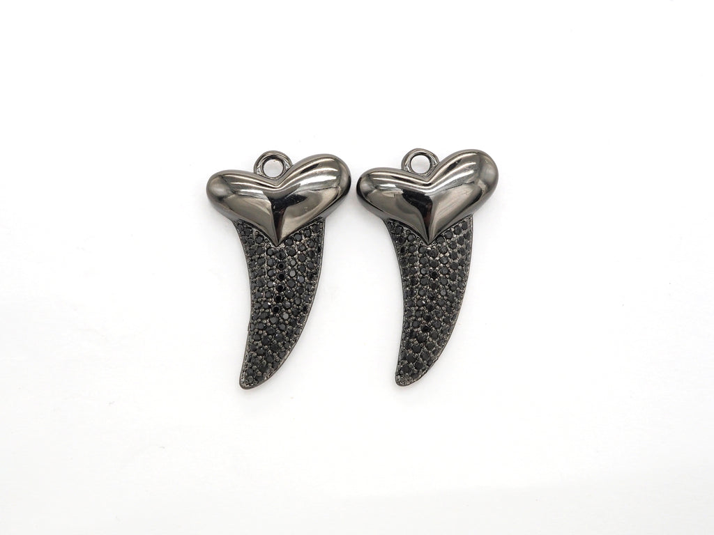 Black CZ Pave On Black Micro Pave Horn With Heart Pendant/Charm,Cubic Zirconia Pendant,Fashion Jewelry Findings, 22x37mm, sku#F536