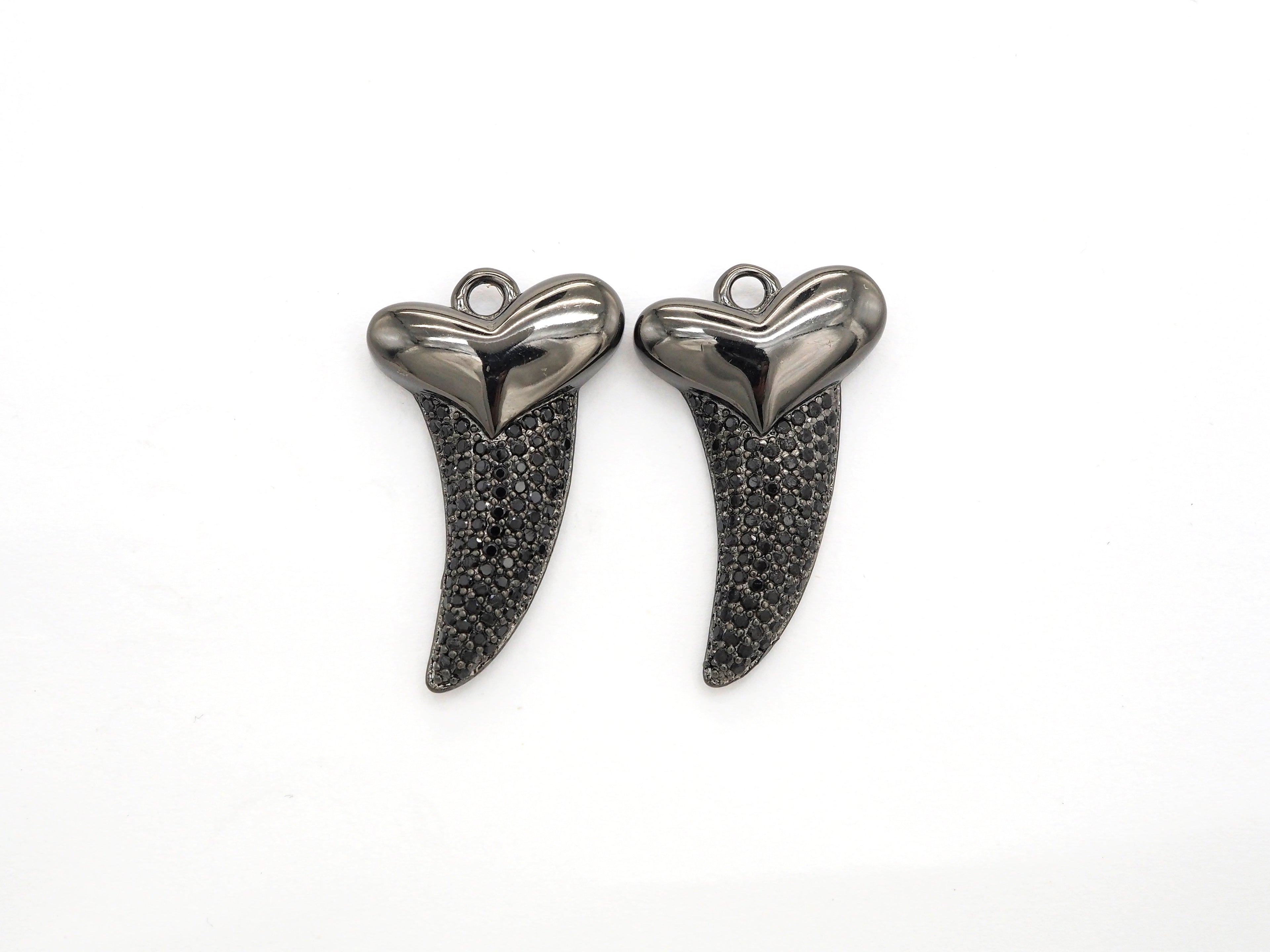 Black CZ Pave On Black Micro Pave Horn With Heart Pendant/Charm,Cubic Zirconia Pendant,Fashion Jewelry Findings, 22x37mm, sku#F536