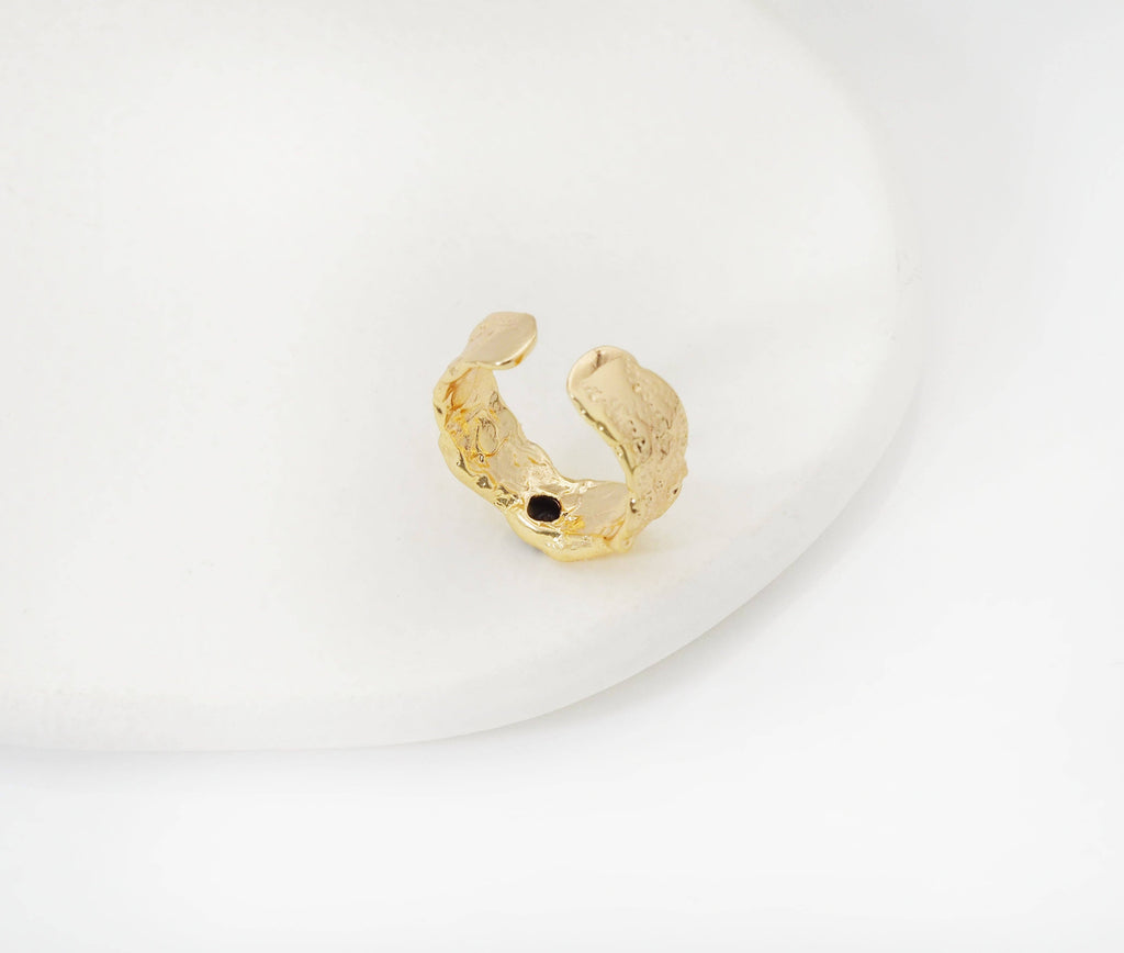Black Stone Hammered Ring, Sku#ZX112
