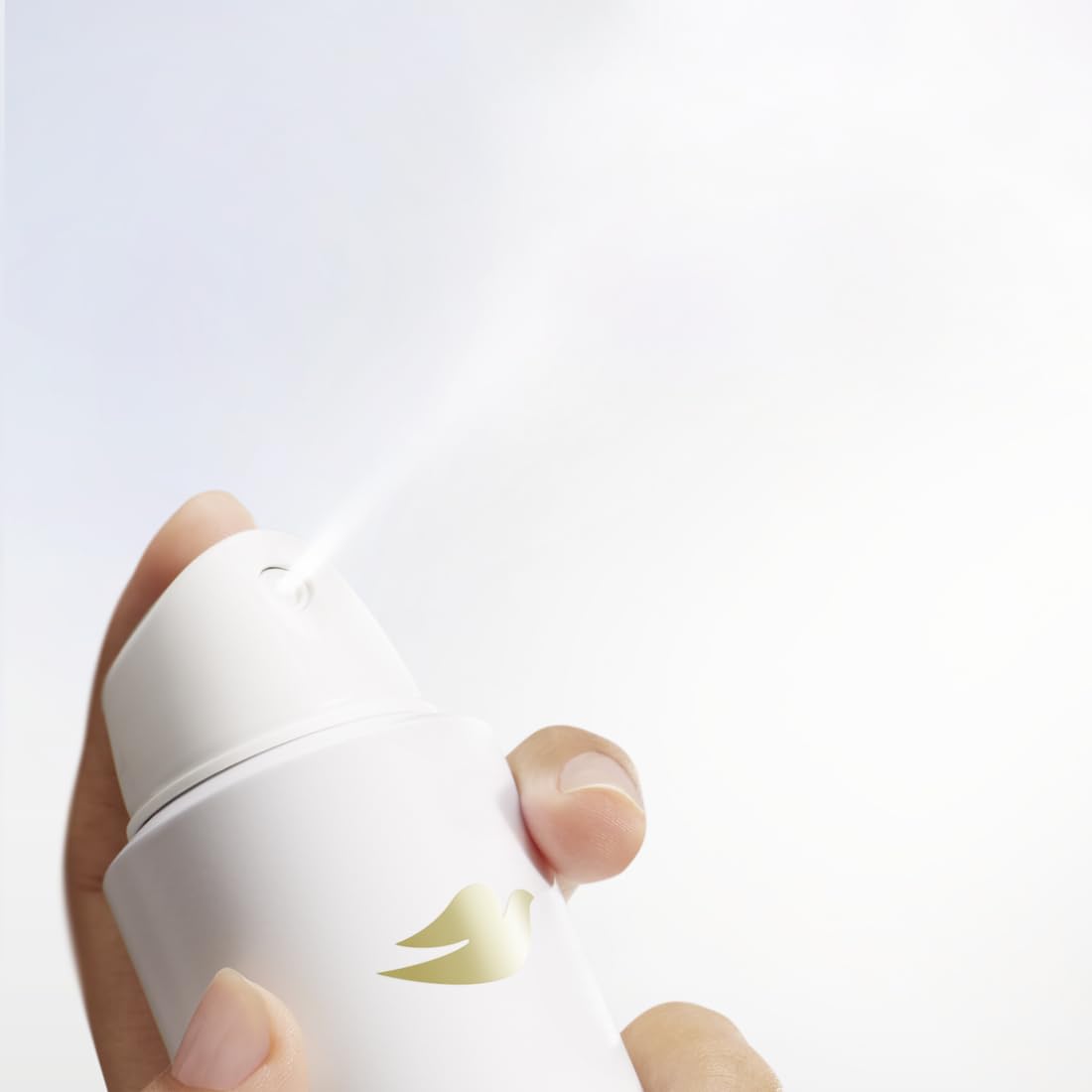 Dove Clinical + Care Anti-transpirant Déodorant Vaporisateur Sec pour Femme Fraîcheur Essentielle 107 g