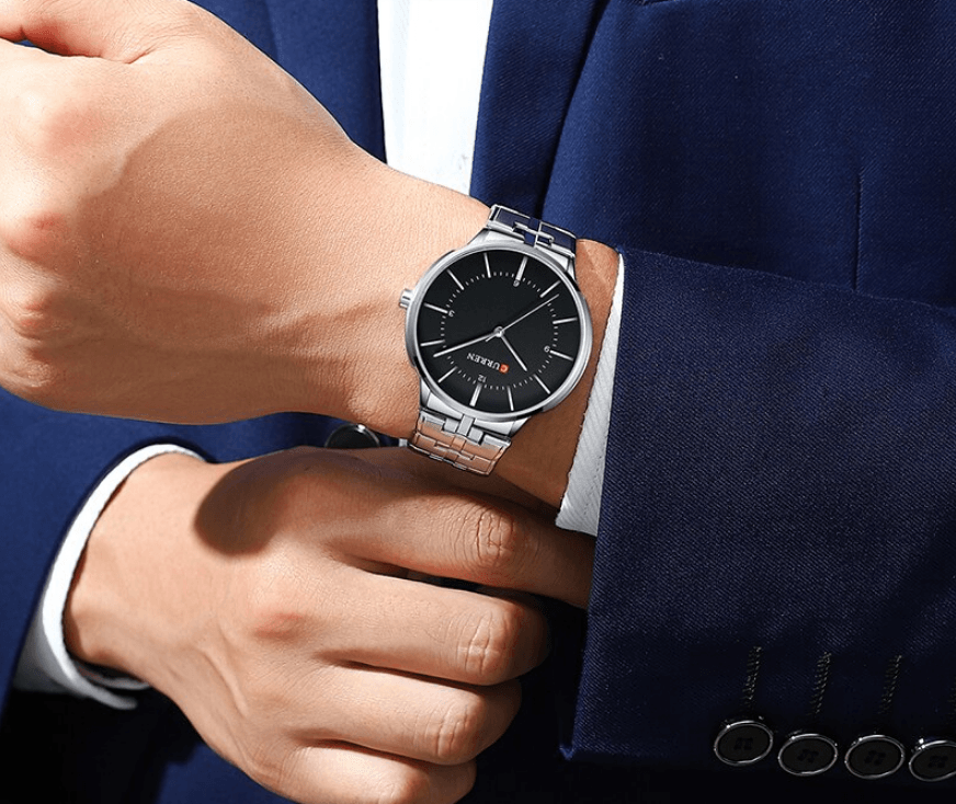 Montre étanche pour homme avec bracelet étincelant, disponible en cinq designs modernes – le cadeau parfait pour l'être cher.