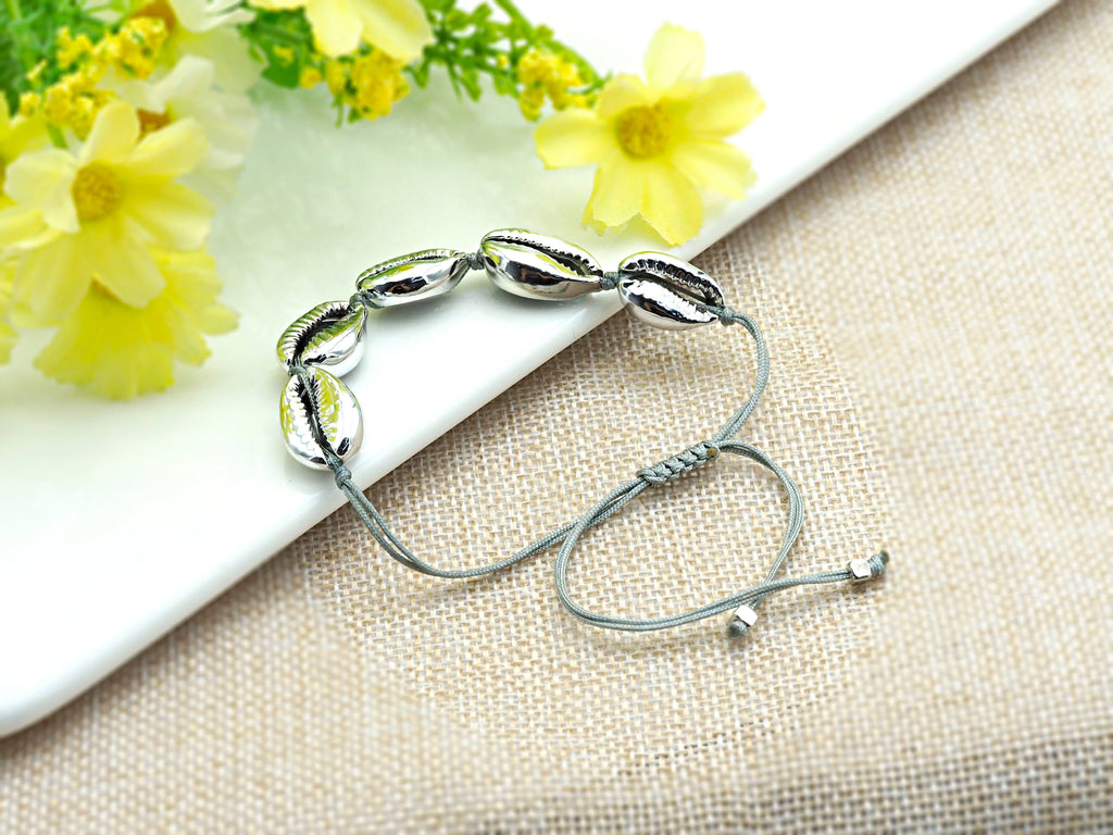 Pull Tie Style Cowrie bracelet, V46