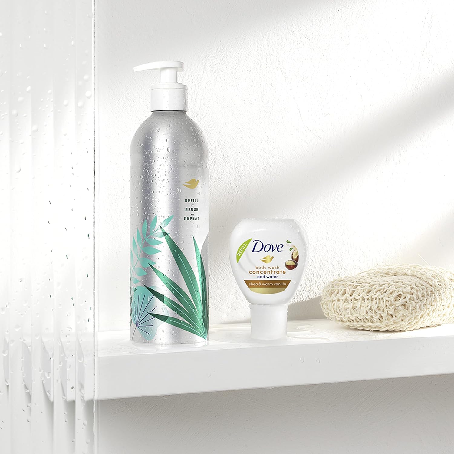 Kit de démarrage Bouteille réutilisable en aluminium et Recharge de concentré (2x) de gel douche Dove pour une peau douce instantanément, karité et vanille chaude pour le soin de la peau et une nutrition durable, 118 ml (donne 472 ml)