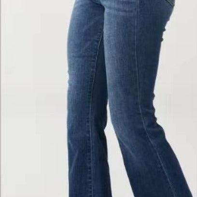 Jean délavé coupe slim taille haute – La coupe parfaite pour une cow-girl