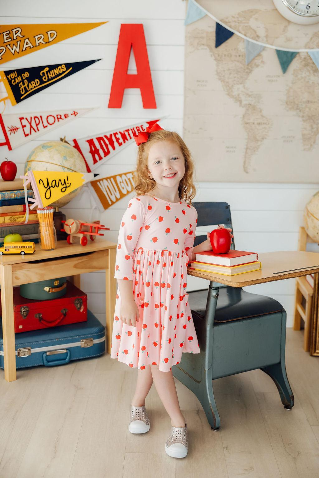Robe Twirl à manches 3/4 et poches Apple a Day