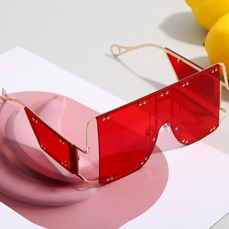 Lunettes de soleil de luxe modernes NOUVELLES à monture carrée surdimensionnée et large pour femmes et dames. Rivets métalliques de marque. Tendance. Lunettes féminines uniques avec protection UV 400.
