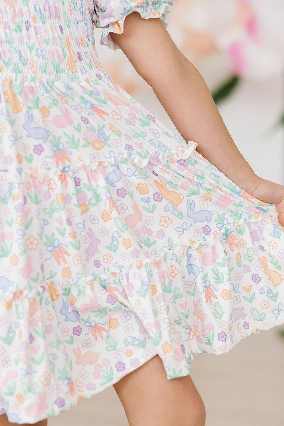 Robe à volants smockée « Joyeuses Pâques »