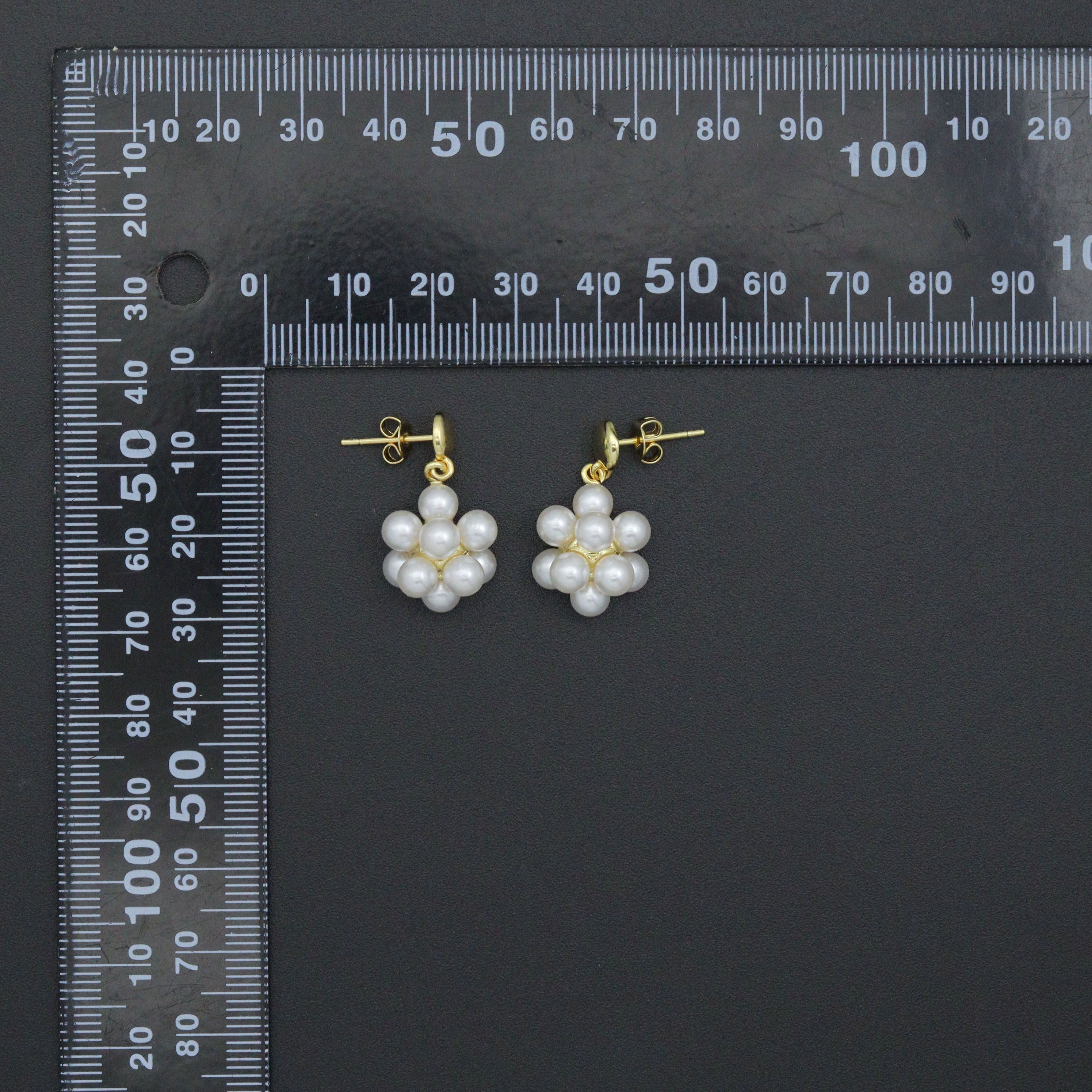 Cluster Pearl Flower Stud Earrings, Sku#LD770