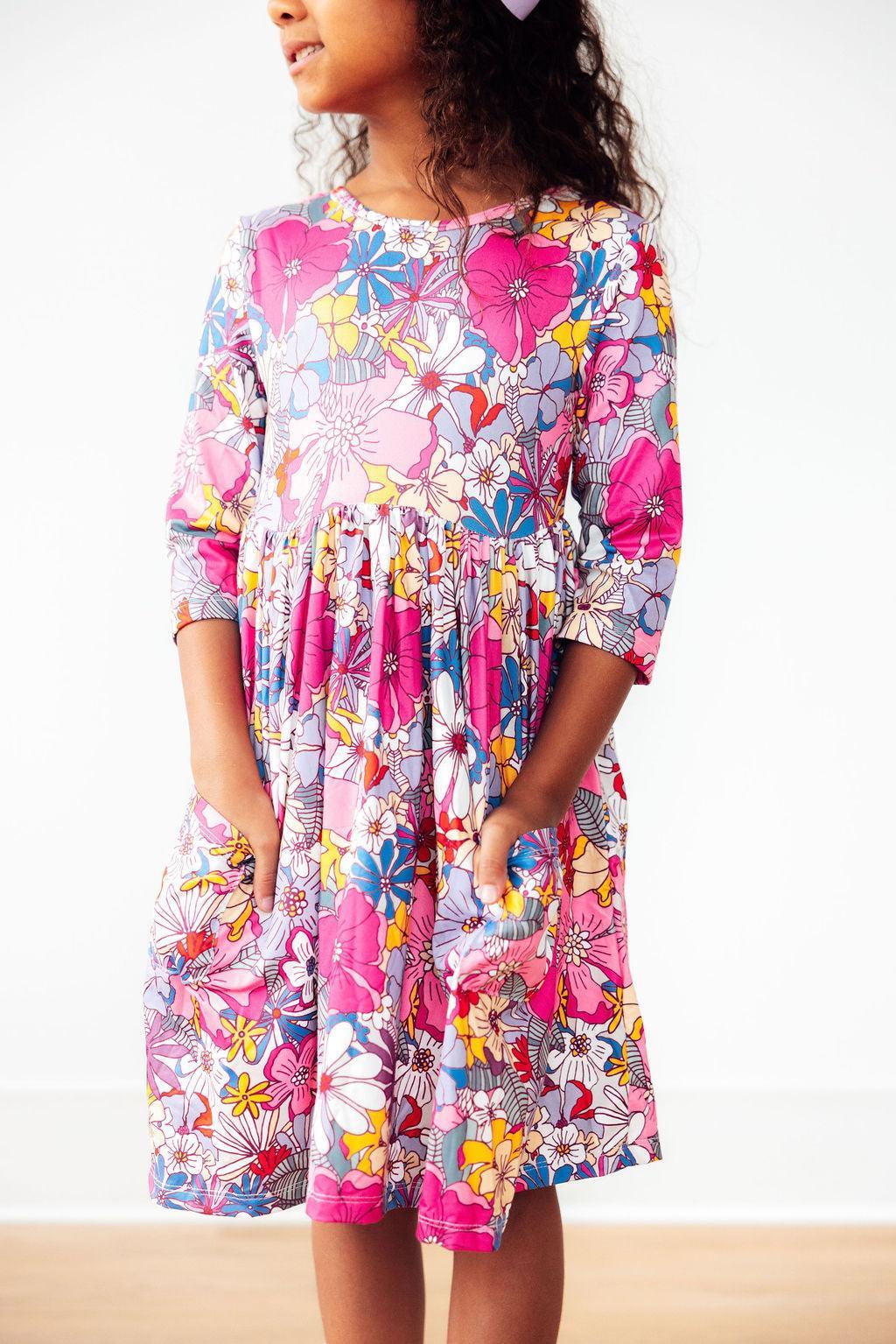 Robe tourbillonnante mauve à manches 3/4 avec poches "What's Up Buttercup"