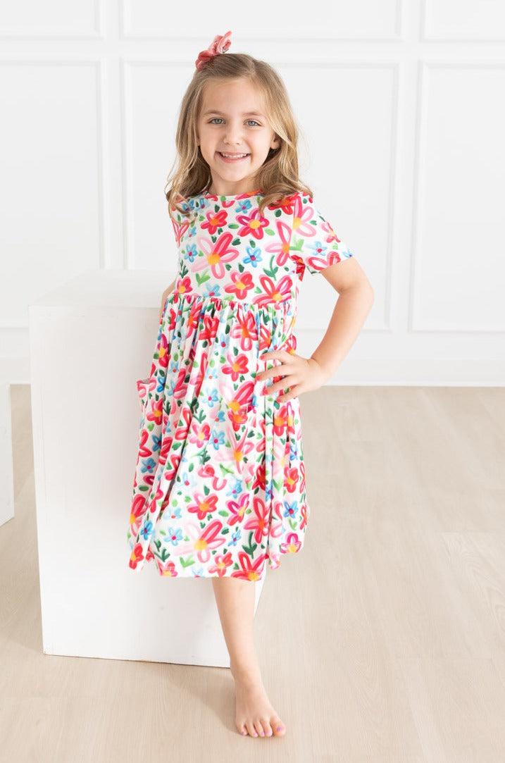 Robe Tournante Manches Courtes à Motif Floral Néon avec Poche