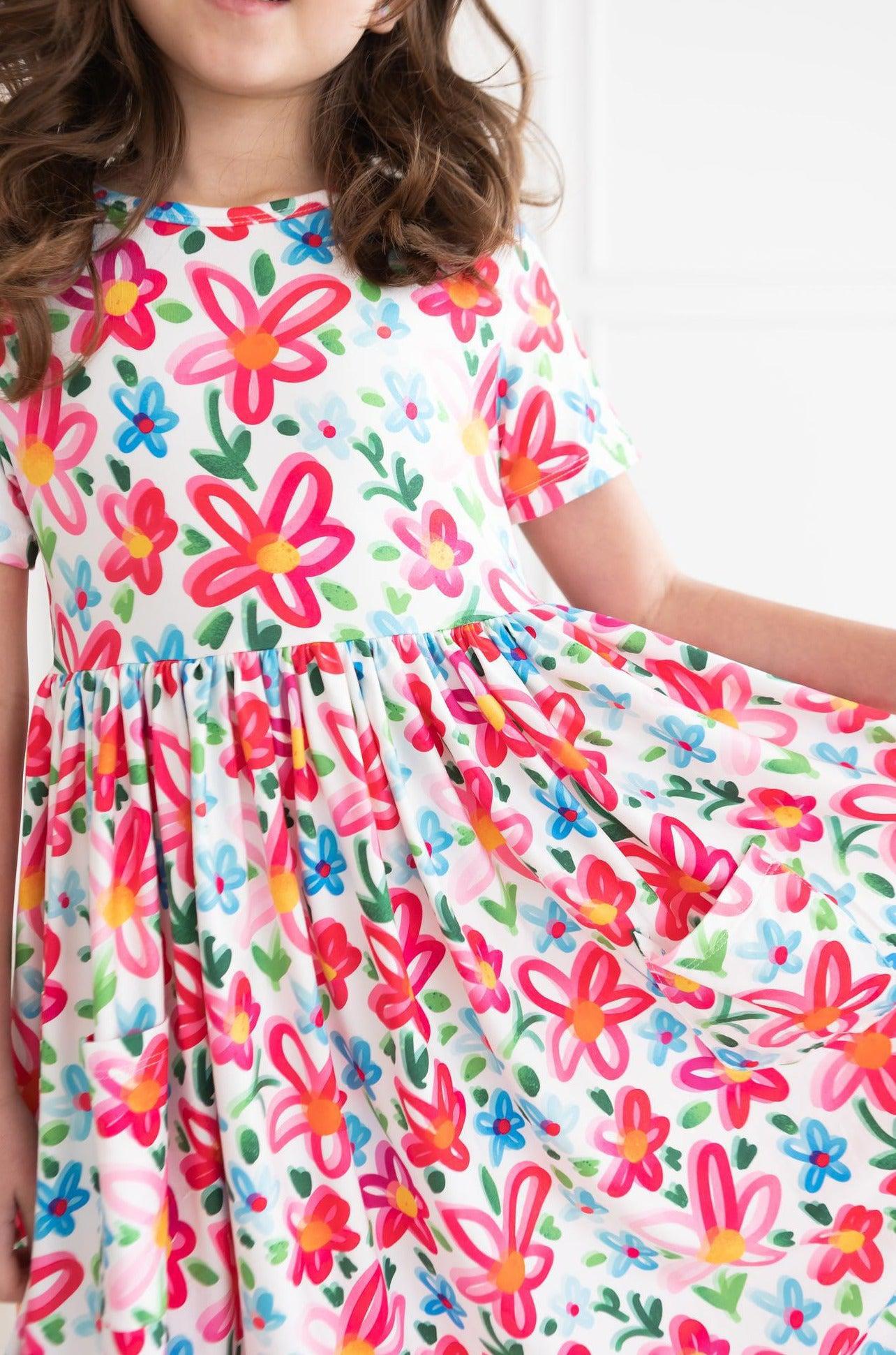 Robe Tournante Manches Courtes à Motif Floral Néon avec Poche