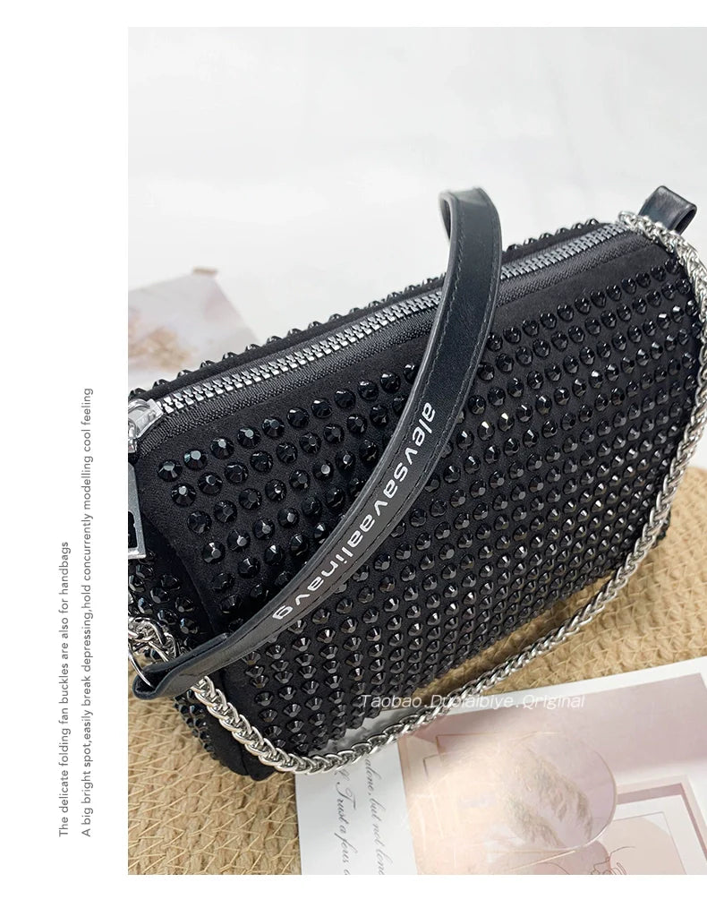 Nouveauté Sac carré tendance en strass | Sac sous le bras entièrement orné de diamants et petit sac à main à bandoulière pour femme (style japonais et coréen)