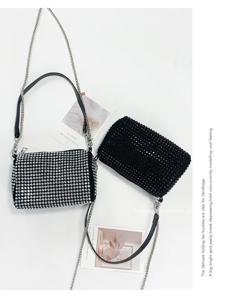 Nouveauté Sac carré tendance en strass | Sac sous le bras entièrement orné de diamants et petit sac à main à bandoulière pour femme (style japonais et coréen)