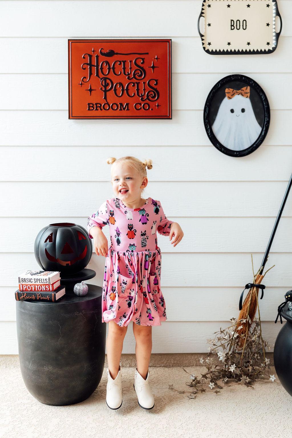 Robe à poches virevoltante 3/4 manches « Purr-fectly Spooky »