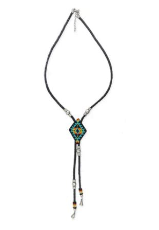 Collier en cuir et perles de charme rustique
