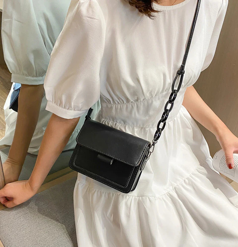 Sac à bandoulière pour femme de petite taille | Sac messager léger en cuir PU (Sac à main à rabat, Sac de voyage d'été pour femme)