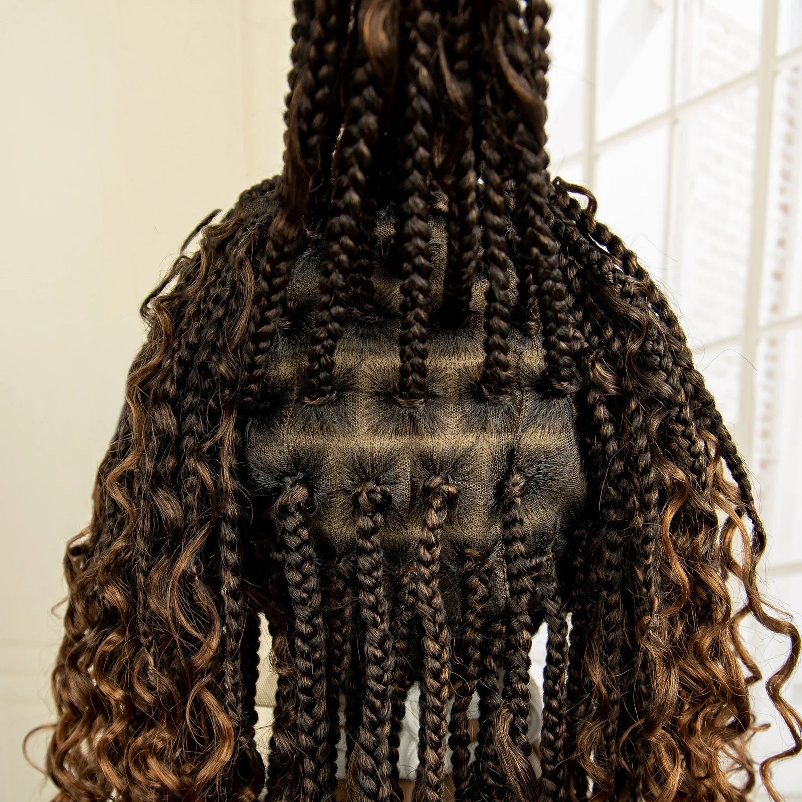 Perruque de tresses carrées bordeaux 14" | Entièrement lacée | Fibre Kanekalon | Tresses bohèmes | Pour femmes