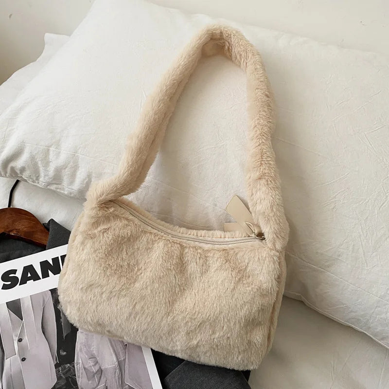 Sac à bandoulière souple en peluche de conception simple pour femmes | Pochette et sac à main en fourrure pour dames d'hiver (sac à main pour femmes à la mode)