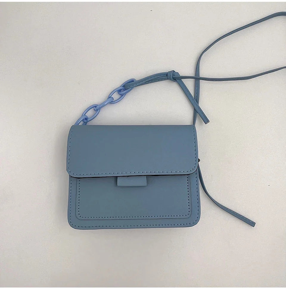 Sac à bandoulière pour femme de petite taille | Sac messager léger en cuir PU (Sac à main à rabat, Sac de voyage d'été pour femme)