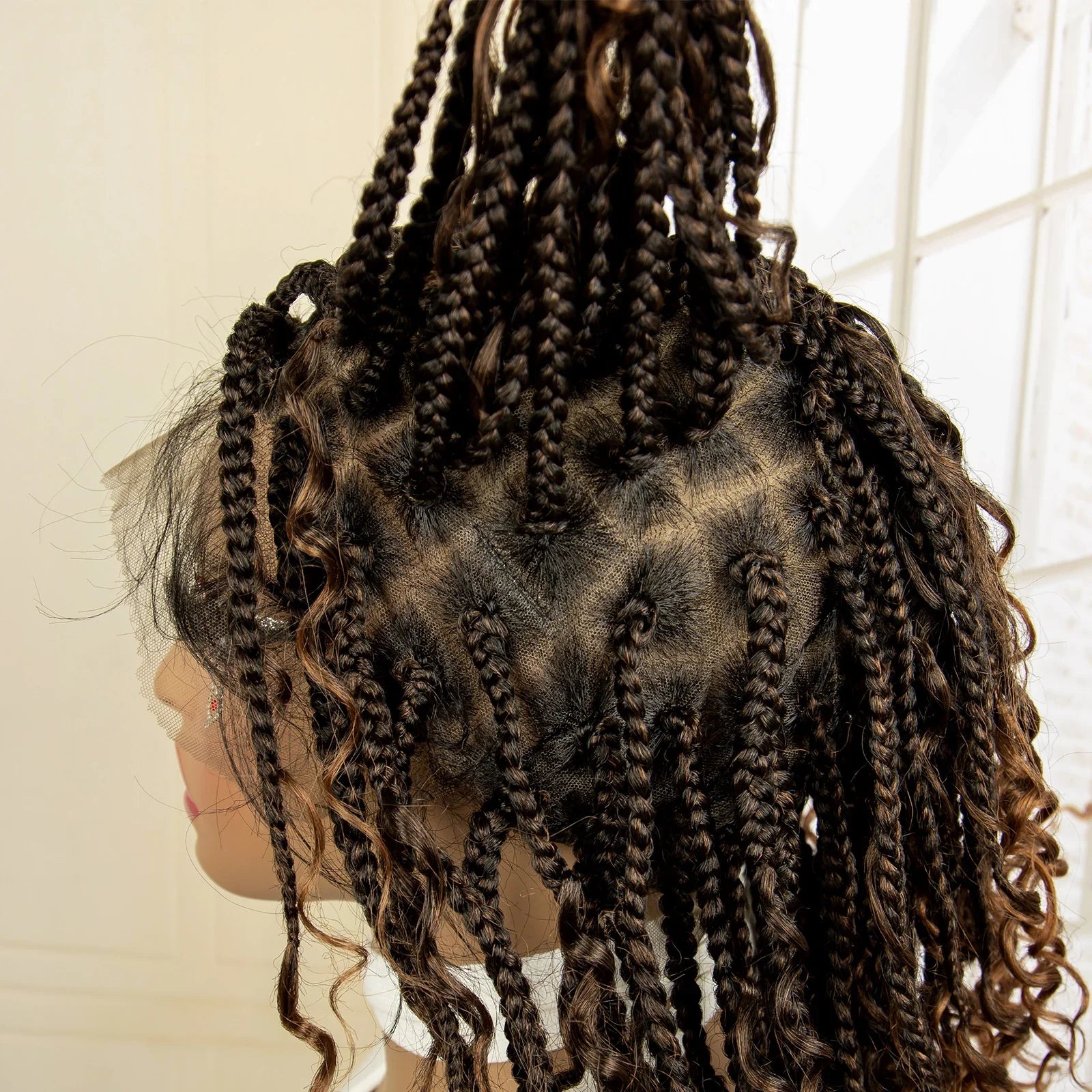 Perruque de tresses carrées bordeaux 14" | Entièrement lacée | Fibre Kanekalon | Tresses bohèmes | Pour femmes