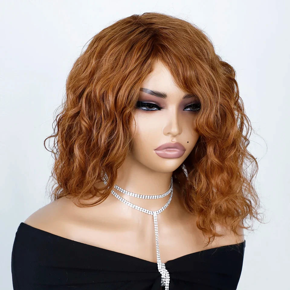 Perruque courte bouclée "Honey" en cheveux naturels, raie latérale, pré-épilée, grand volume, marron mélangé blond, sans colle, avec frange.