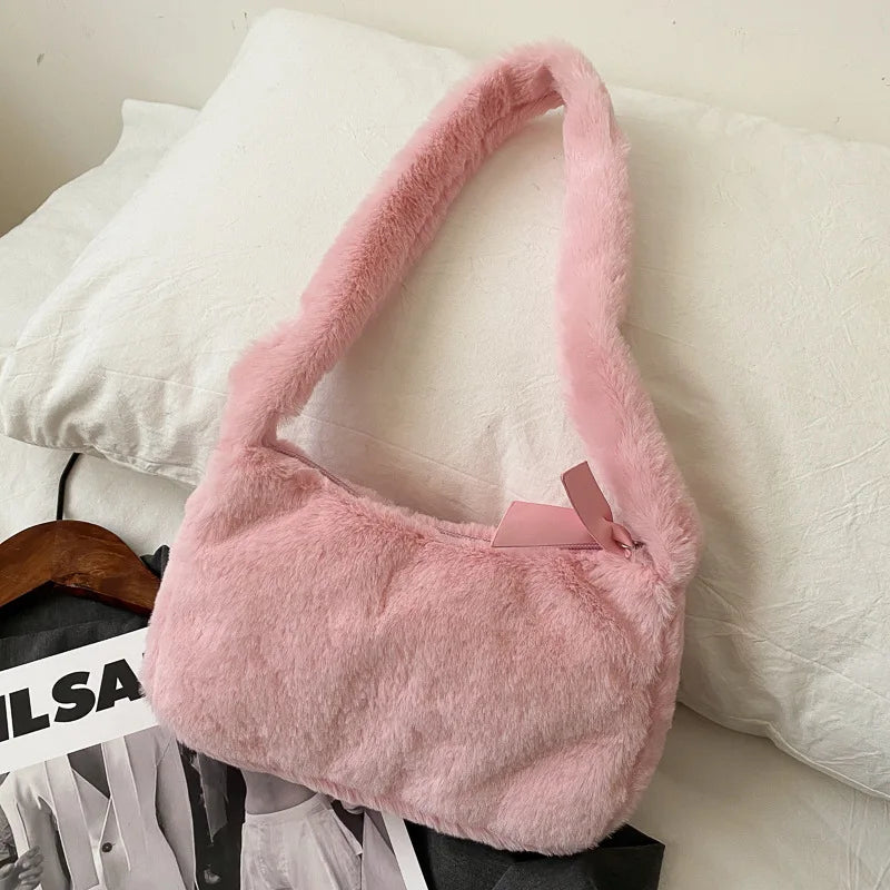 Sac à bandoulière souple en peluche de conception simple pour femmes | Pochette et sac à main en fourrure pour dames d'hiver (sac à main pour femmes à la mode)