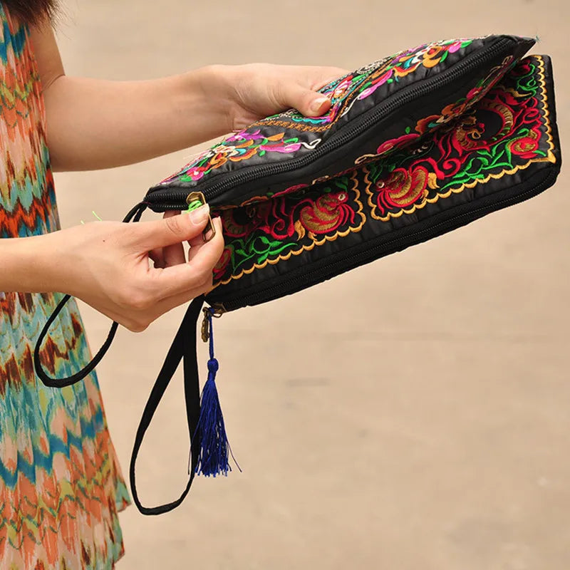 Luxury Design Flowers Clutches Pouch | Fashion Women's Wallet Wrist Handbag & Lady Vintage Envelope Phone Purse (Card Holders Pocket)