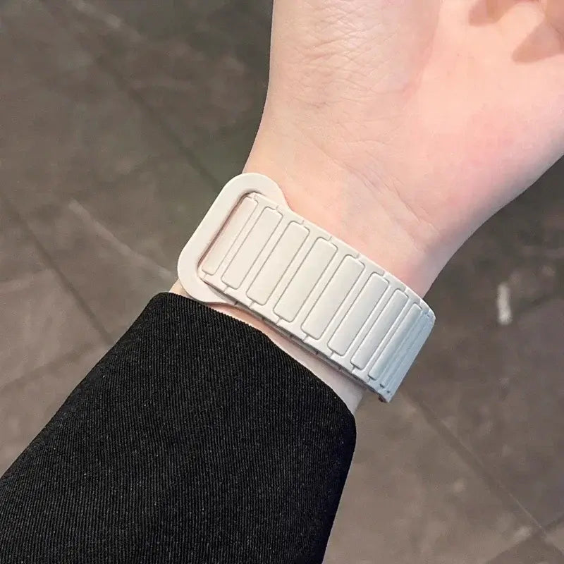 Amazfit Sport Magnetic Silicone Band - Durable Quick-Release Watch Strap