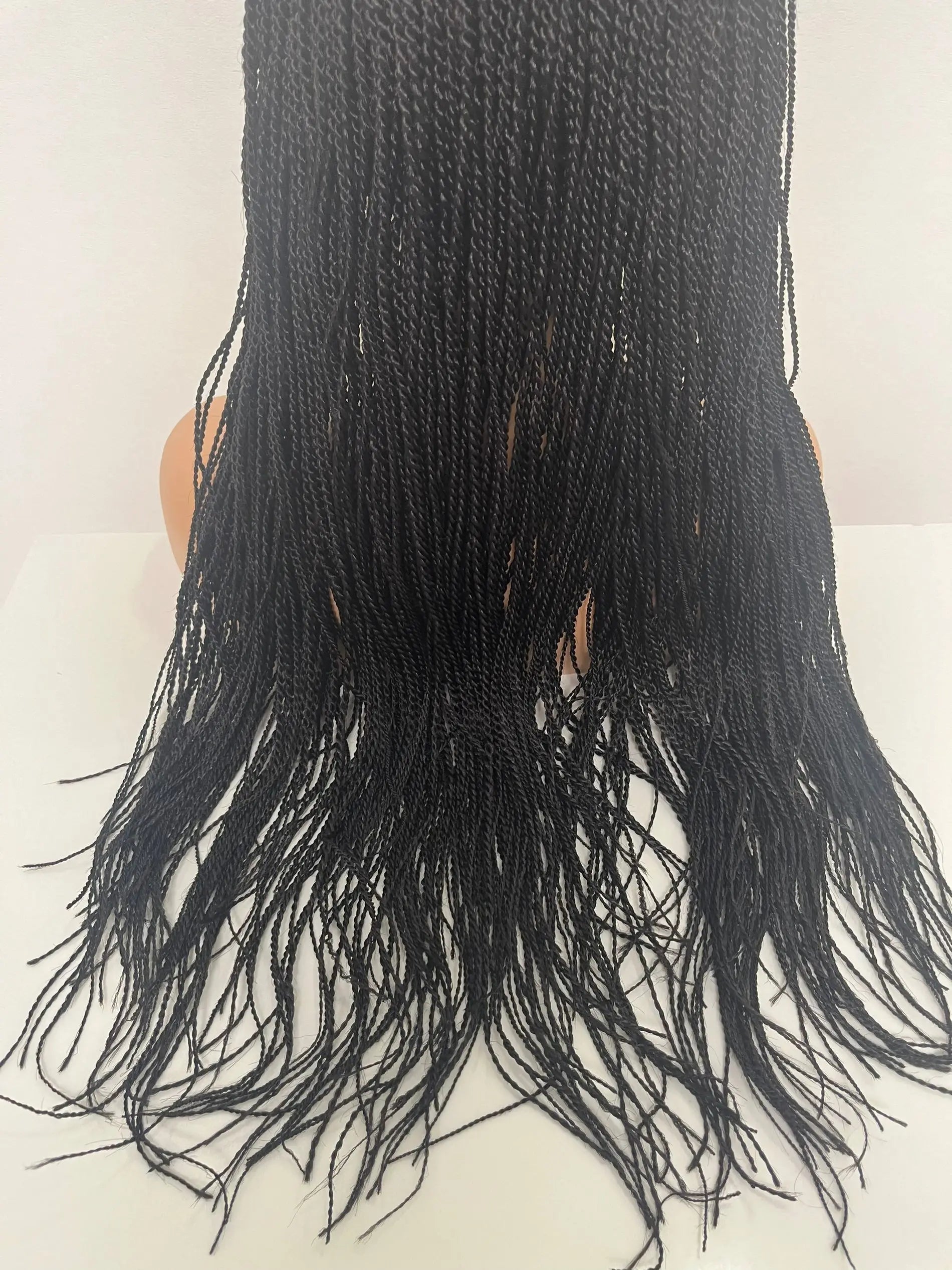 Perruque de tresses micro-torsadées de 28" | Style de tresses sénégalaises | Perruque Lace Front Transparente | Cheveux Kanekalon