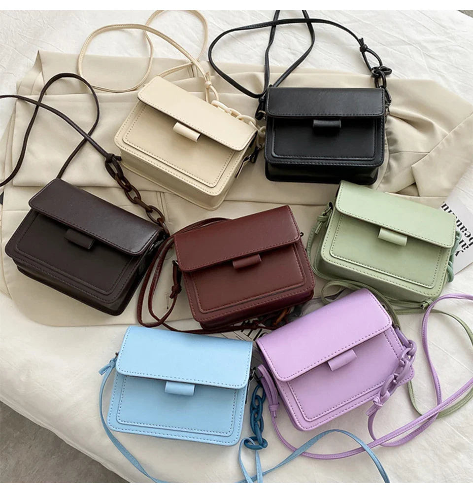 Sac à bandoulière pour femme de petite taille | Sac messager léger en cuir PU (Sac à main à rabat, Sac de voyage d'été pour femme)