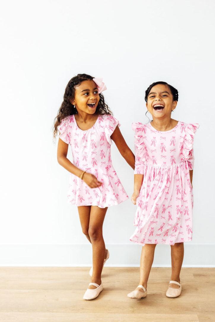 Robe tournoyante à volants et manches 3/4 Twirling en Pointe