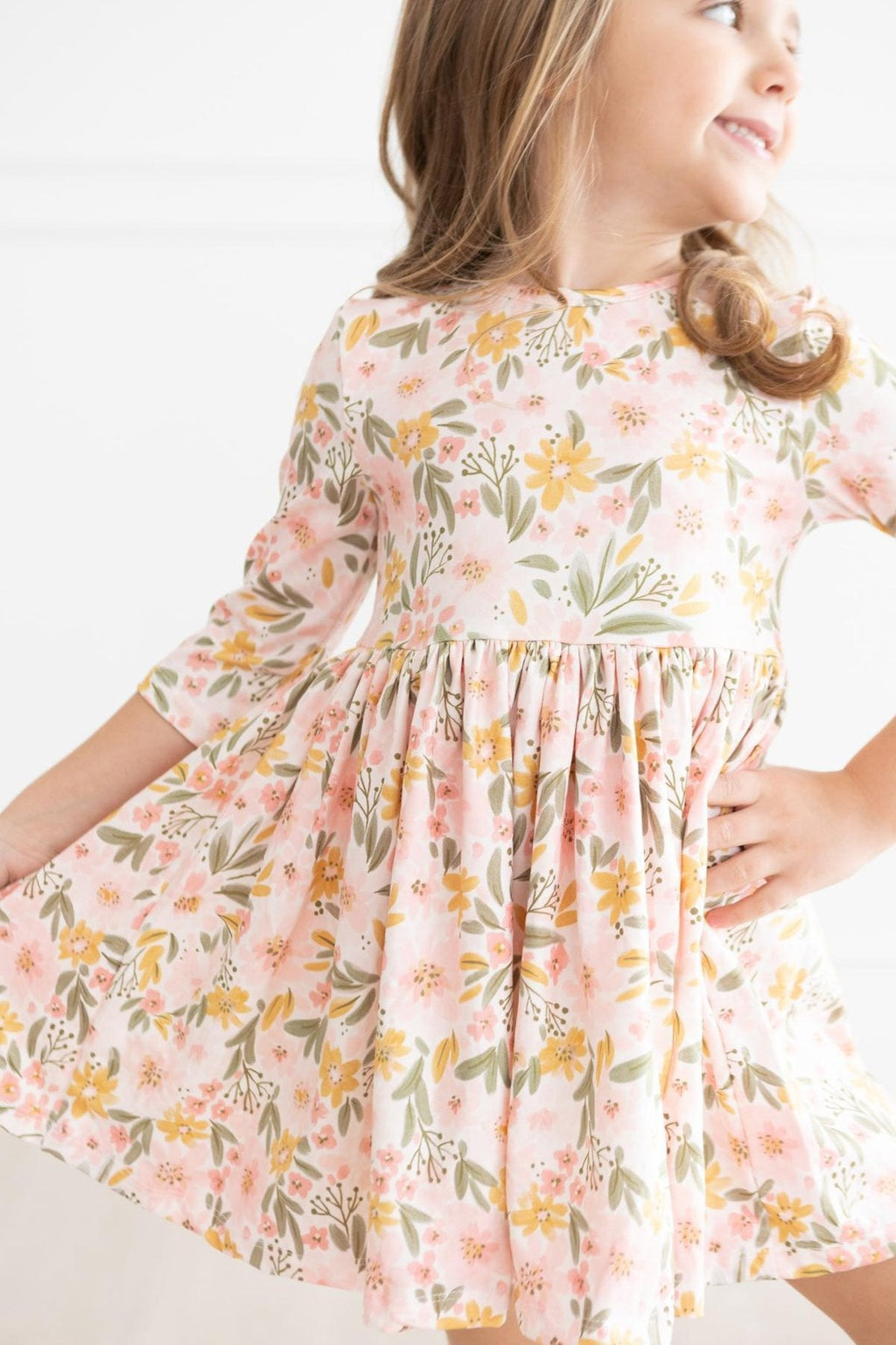 Robe virevoltante mi-longue Pretty Peachy à manches 3/4 et poches