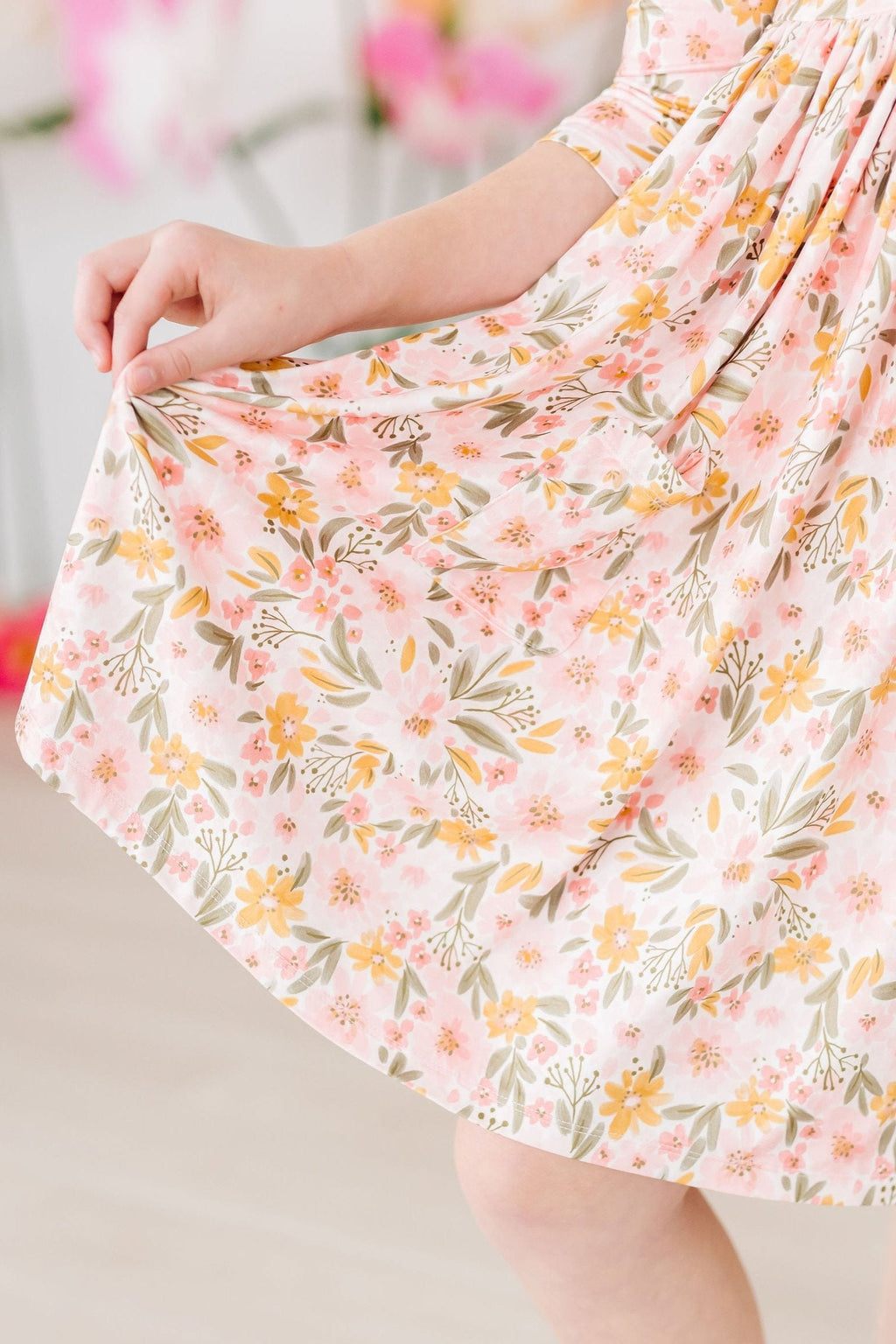 Robe virevoltante mi-longue Pretty Peachy à manches 3/4 et poches