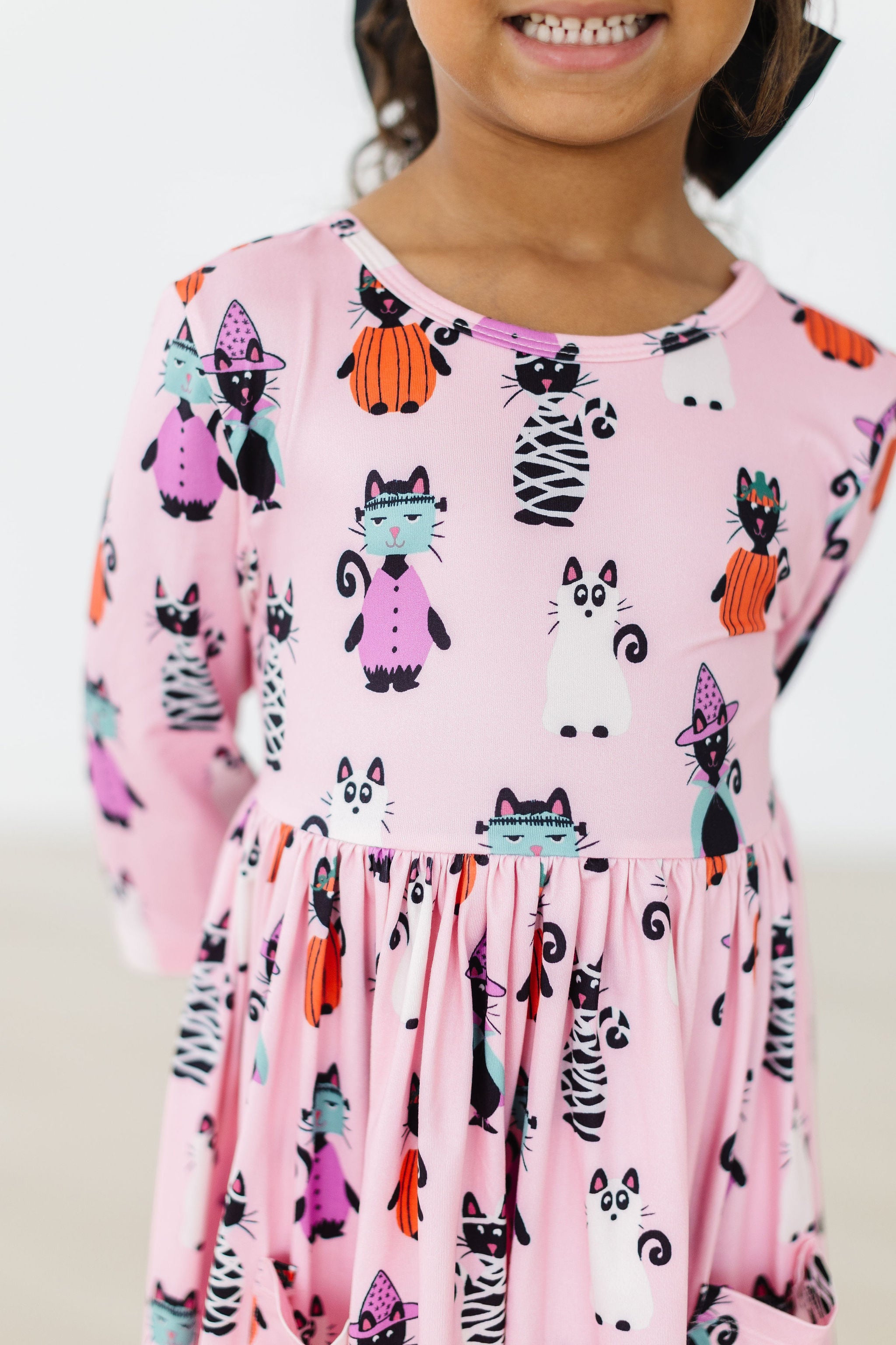 Robe à poches virevoltante 3/4 manches « Purr-fectly Spooky »