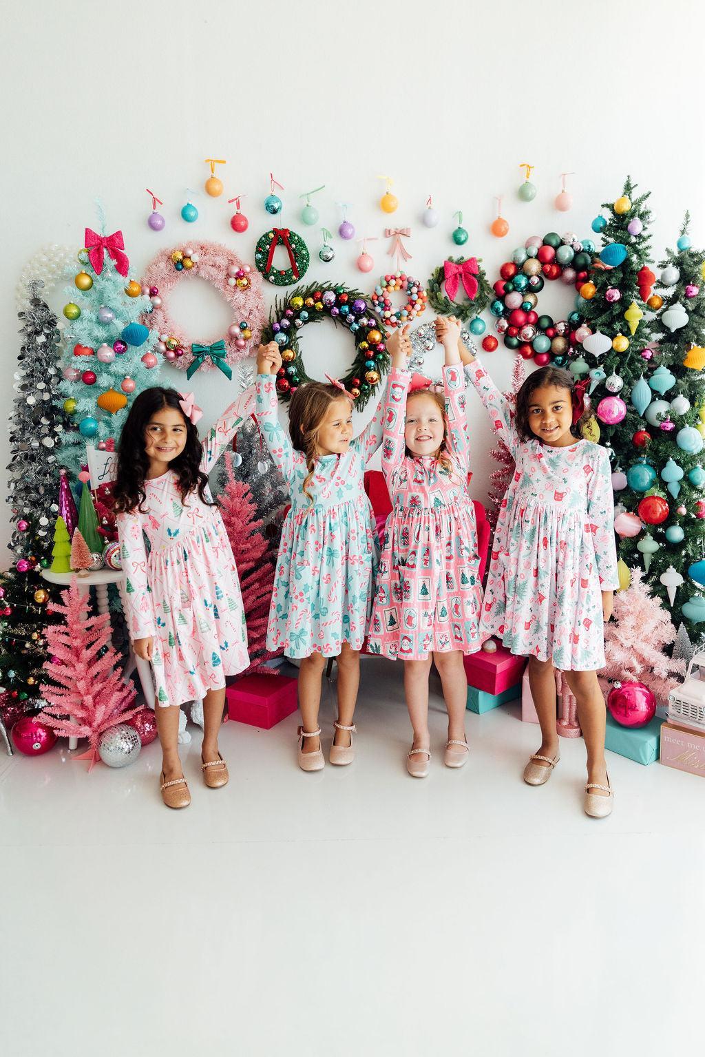 Robe tournante à manches longues et poche « Very Merry »