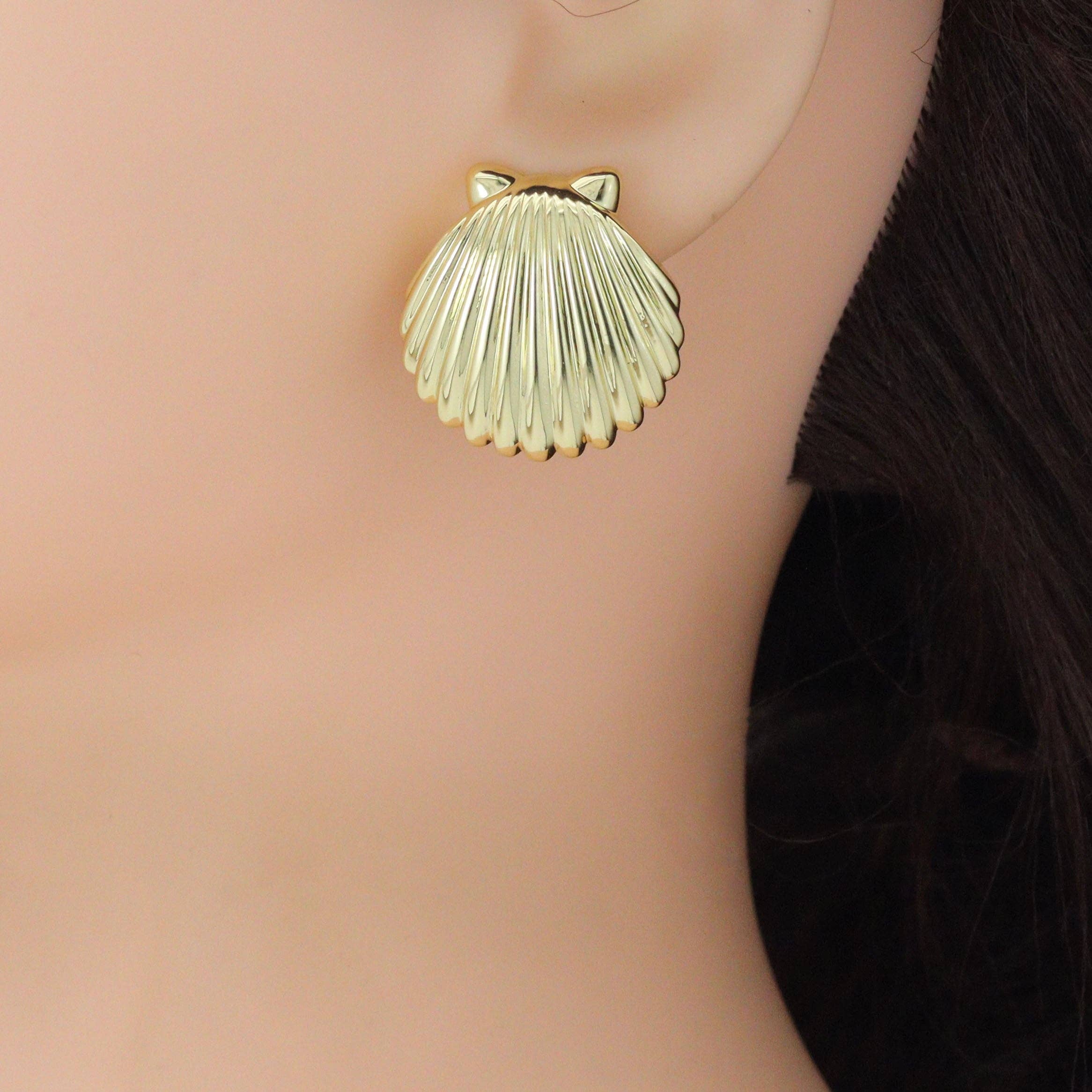 Clam Shell Shape Stud Earrings, Sku#L739