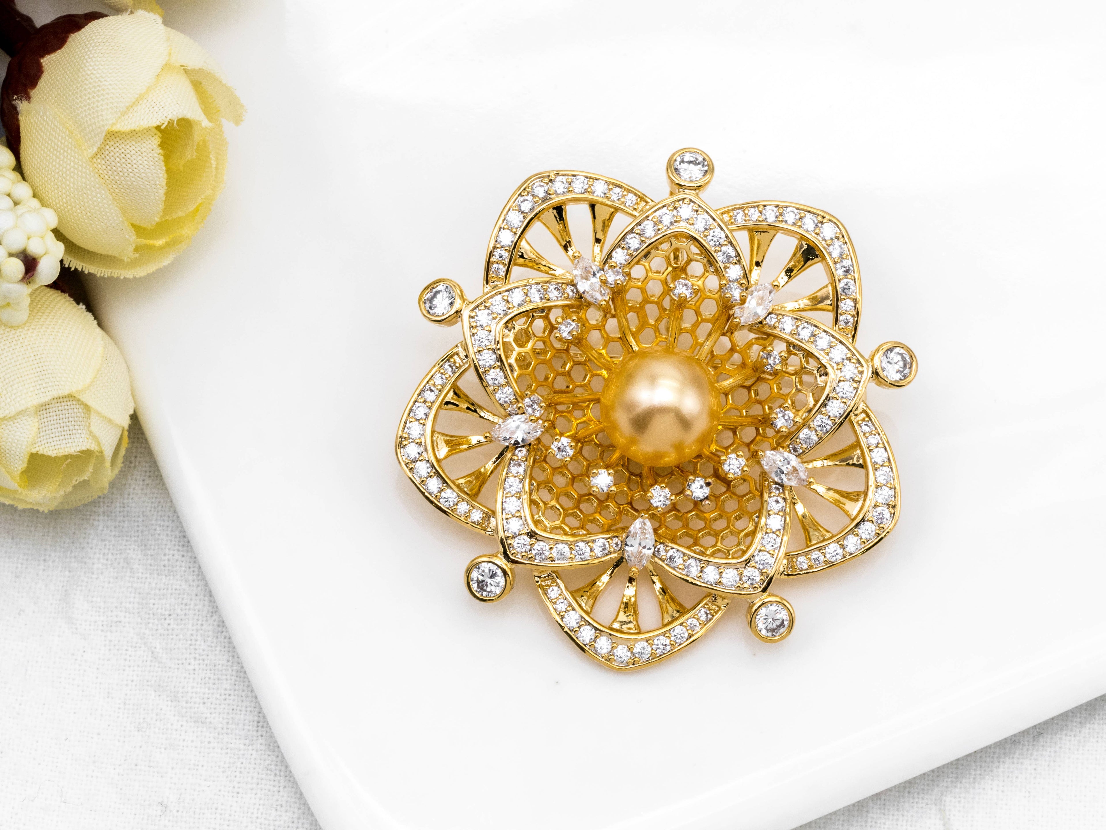 Pave Flower Pin Brooth, P32