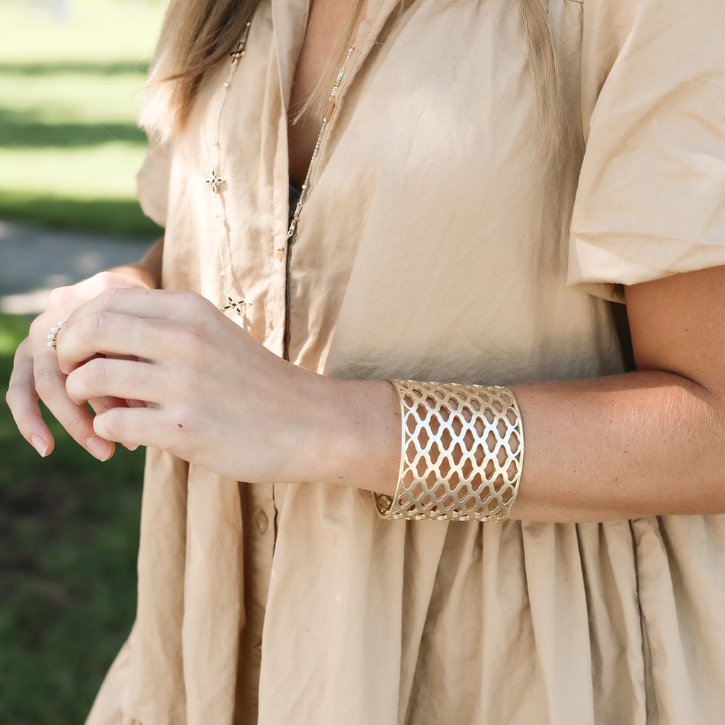 Graceful Cuff Bracelet in Silver
