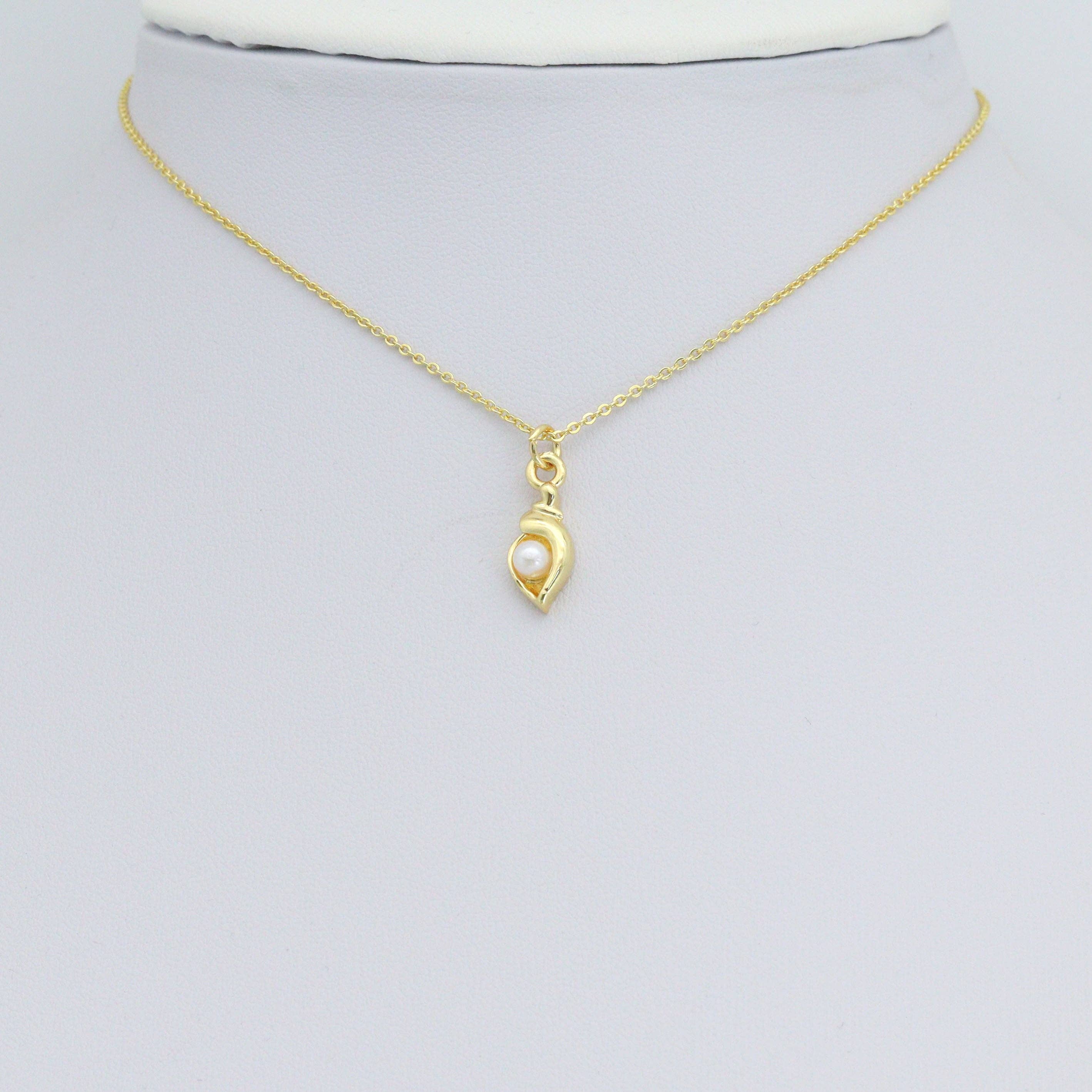 White Pearl On Conch Shell Charm Pendant, Sku#LD701