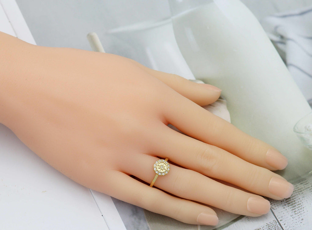 CZ Gold Star On Round Coin Ring, Sku#Y747