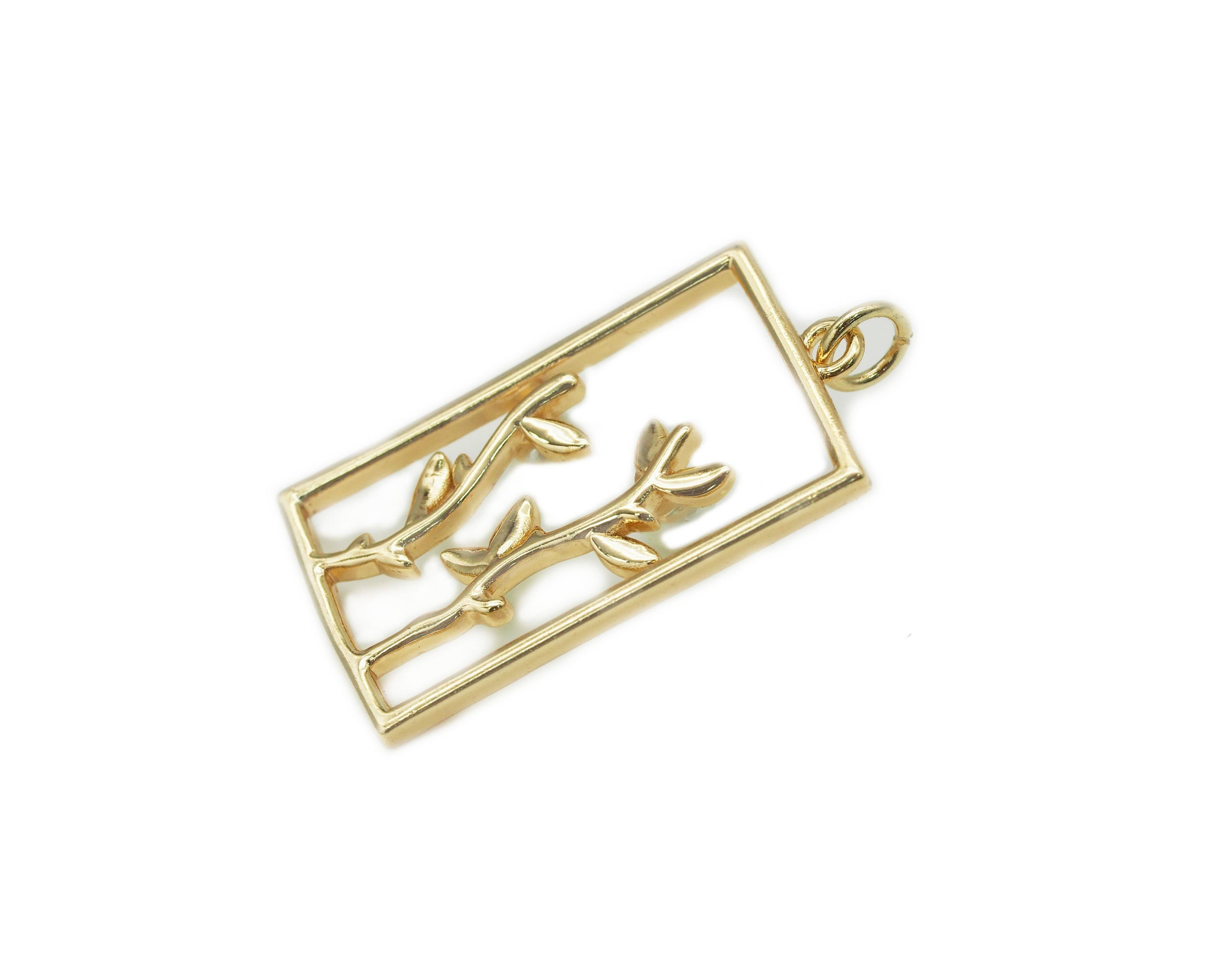 Pearl Flower On Rectangle Frame Charm, Sku#ZX52