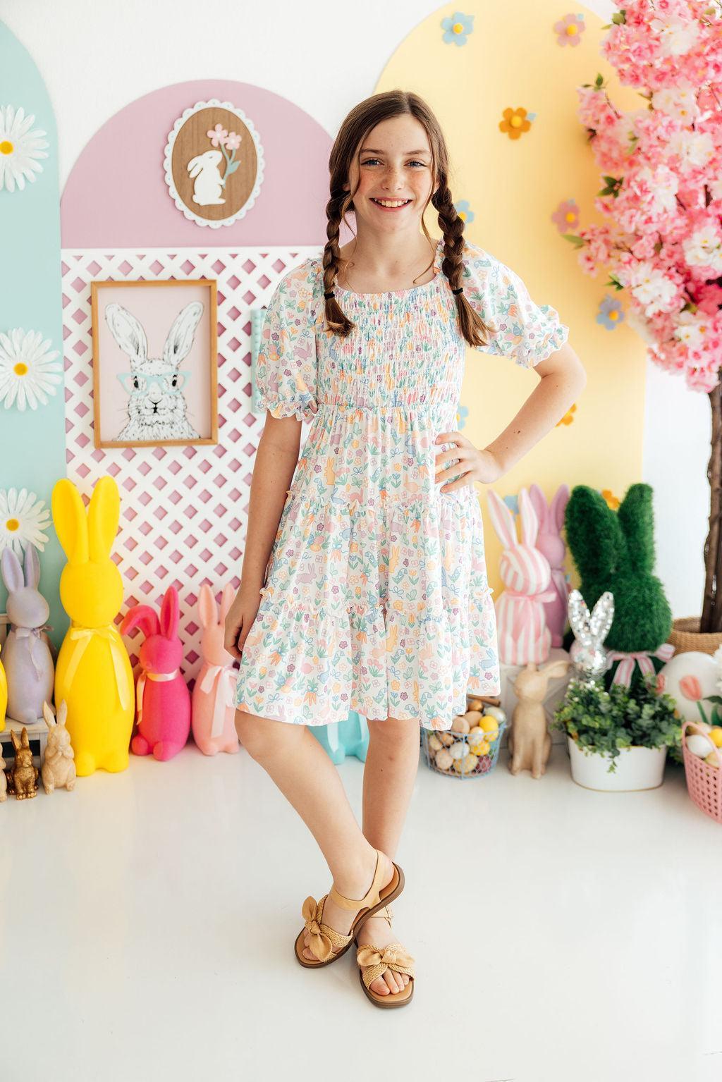 Robe à volants smockée « Joyeuses Pâques »