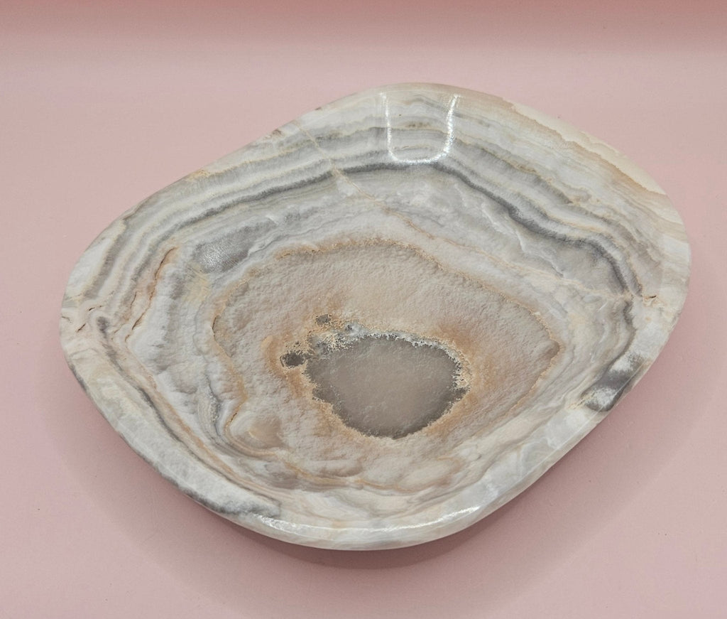 Polished Onyx Dish – Banded Geode-Style Stone Tray 6x5"