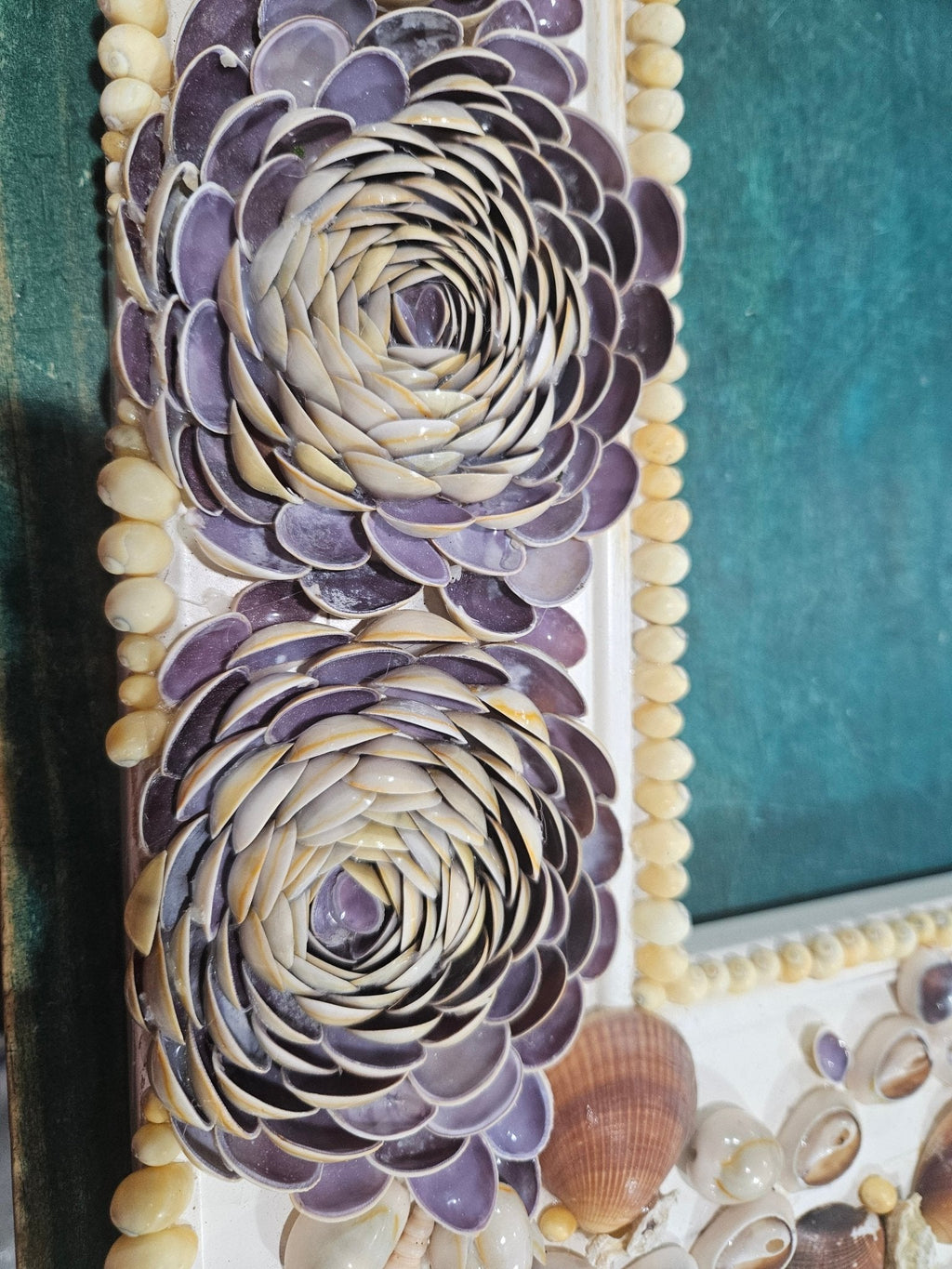 Vintage Shell Floral Frame – 16.75" x 14.25", 8" x 10" Inner Opening